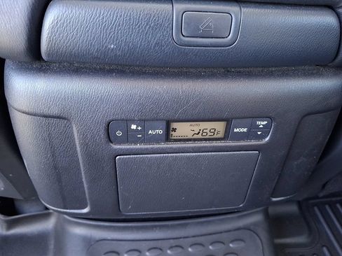 Used 2023 Nissan Armada SL w/ Captain's Chairs Package AWD/4WD image 15