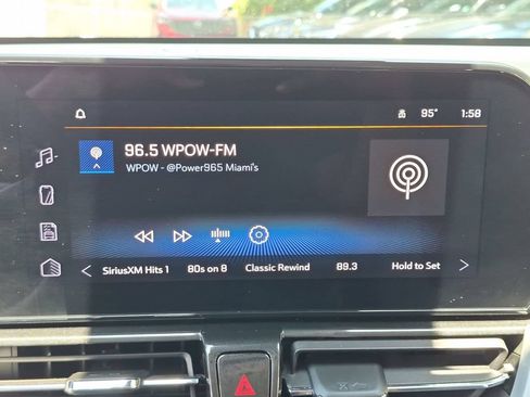 Used 2025 Chevrolet TrailBlazer LT AWD/4WD image 18