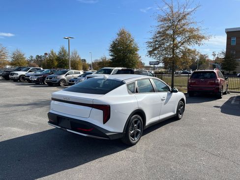 New 2025 Kia K4 LXS image 7