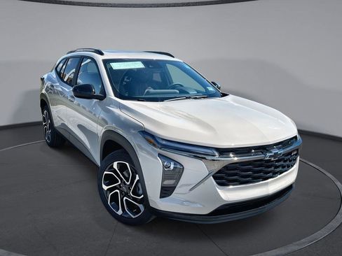 New 2026 Chevrolet Trax RS w/ Sunroof Package FWD image 1