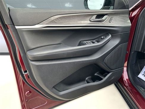 New 2025 Jeep Grand Cherokee L Limited w/ Luxury Tech Group II image 11