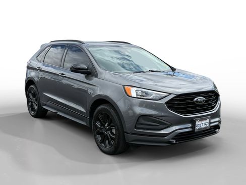 Certified 2023 Ford Edge SE w/ Black Appearance Package AWD/4WD image 7