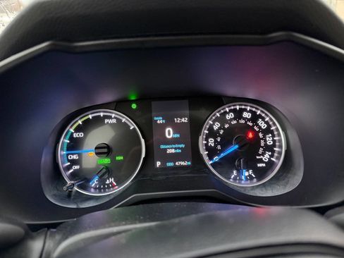 Used 2020 Toyota RAV4 XLE image 11