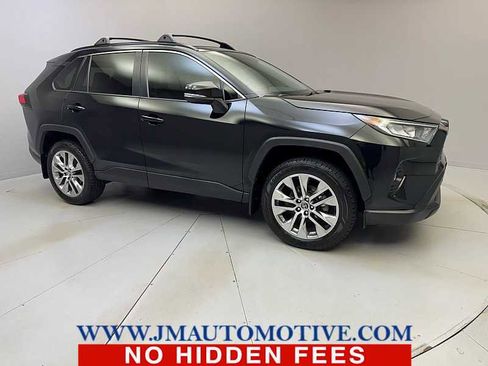 Used 2019 Toyota RAV4 XLE Premium w/ All Weather Liner Package AWD/4WD image 7