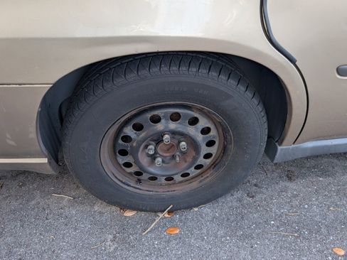 Used 2004 Chevrolet Impala w/ Preferred Equipment Group image 14