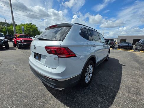 Used 2018 Volkswagen Tiguan SE w/ Panoramic Sunroof Package image 14