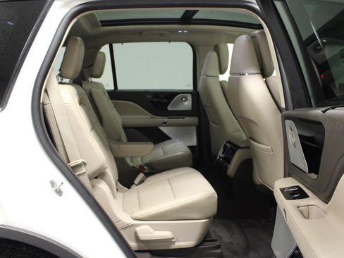 Used 2022 Lincoln Aviator Reserve w/ Equipment Group 201A AWD/4WD image 16