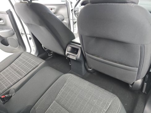 Certified 2025 Honda HR-V LX image 11