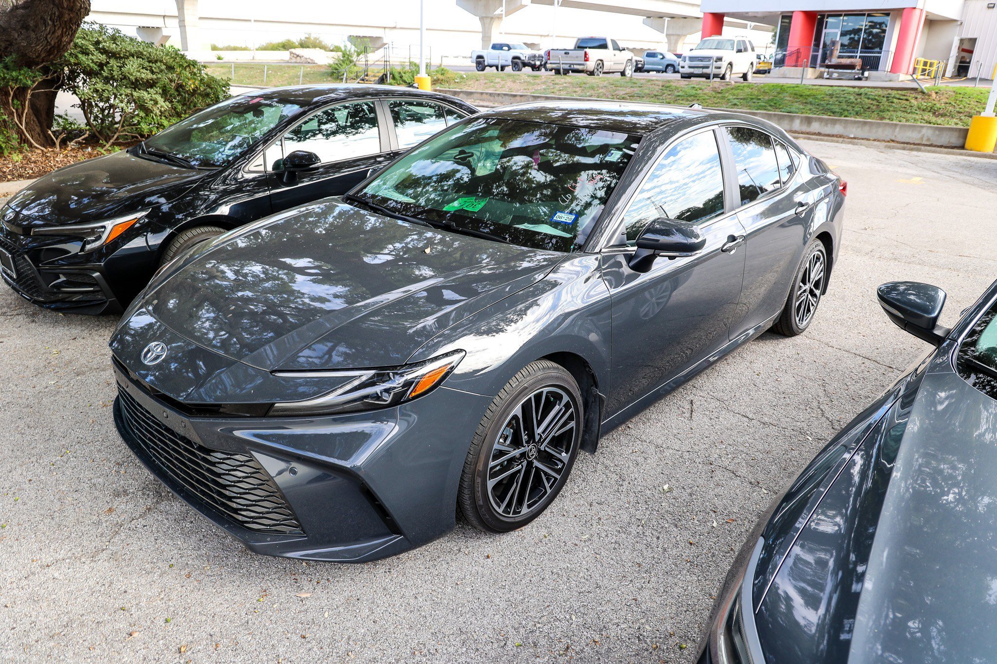 Used 2026 Toyota Camry XLE w/ Premium Plus Package AWD/4WD image 3