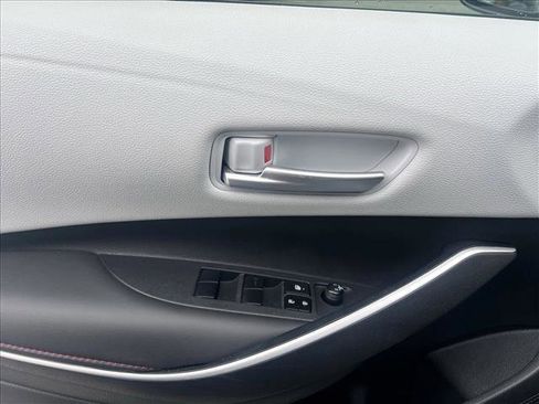 Used 2025 Toyota Corolla SE image 11