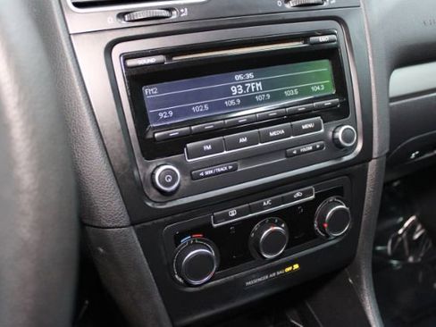 Used 2014 Volkswagen Golf 2.5L image 13