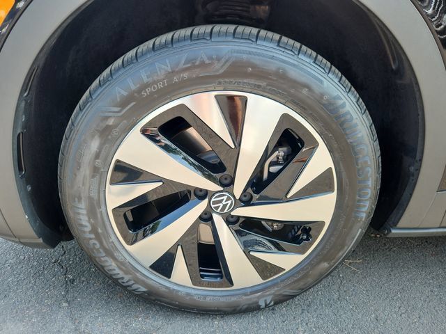 Certified 2023 Volkswagen ID.4 Pro AWD/4WD image 14