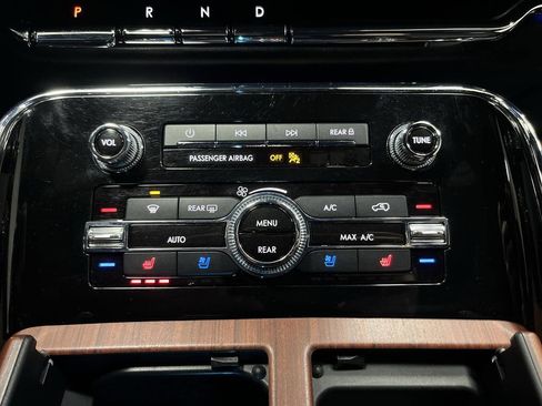 Used 2020 Lincoln Navigator L Reserve w/ Luxury Package image 21