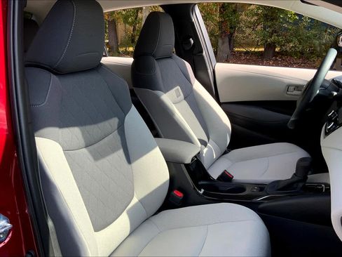 Used 2022 Toyota Corolla LE FWD image 8