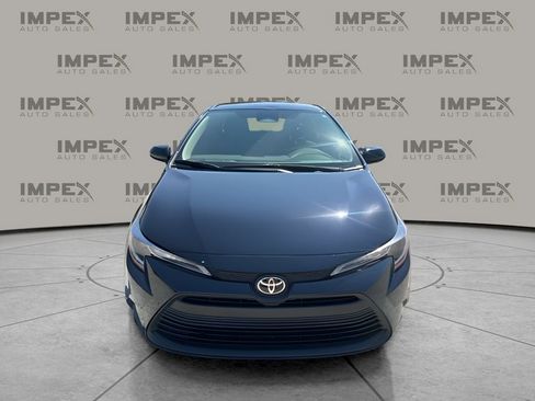 Used 2025 Toyota Corolla LE w/ Convenience Package FWD image 8