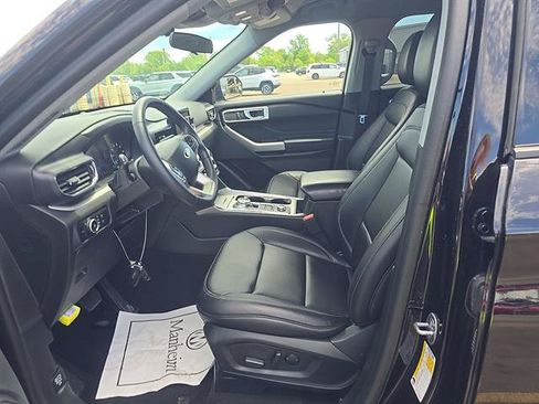 Used 2024 Ford Explorer XLT w/ Equipment Group 202A AWD/4WD image 11