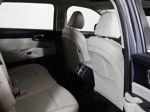 Used 2025 Kia Sorento S w/ Panoramic Sunroof Package FWD image 31