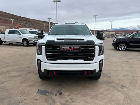 Used 2024 GMC Sierra 2500 AT4 w/ AT4 Premium Plus Package image 8