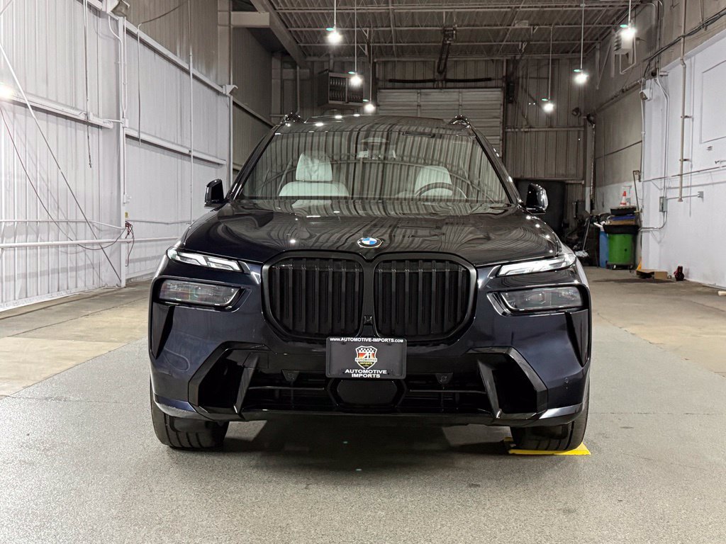 Used 2025 BMW X7 xDrive40i w/ Executive Package AWD/4WD image 2