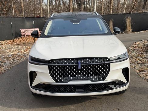 New 2026 Lincoln Nautilus Reserve image 8