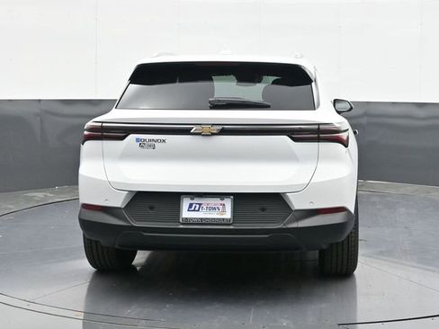 New 2026 Chevrolet Equinox EV LT FWD image 11