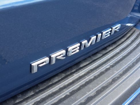 New 2025 Chevrolet Suburban Premier image 29