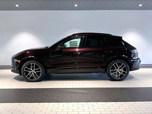 New 2026 Porsche Macan image 2