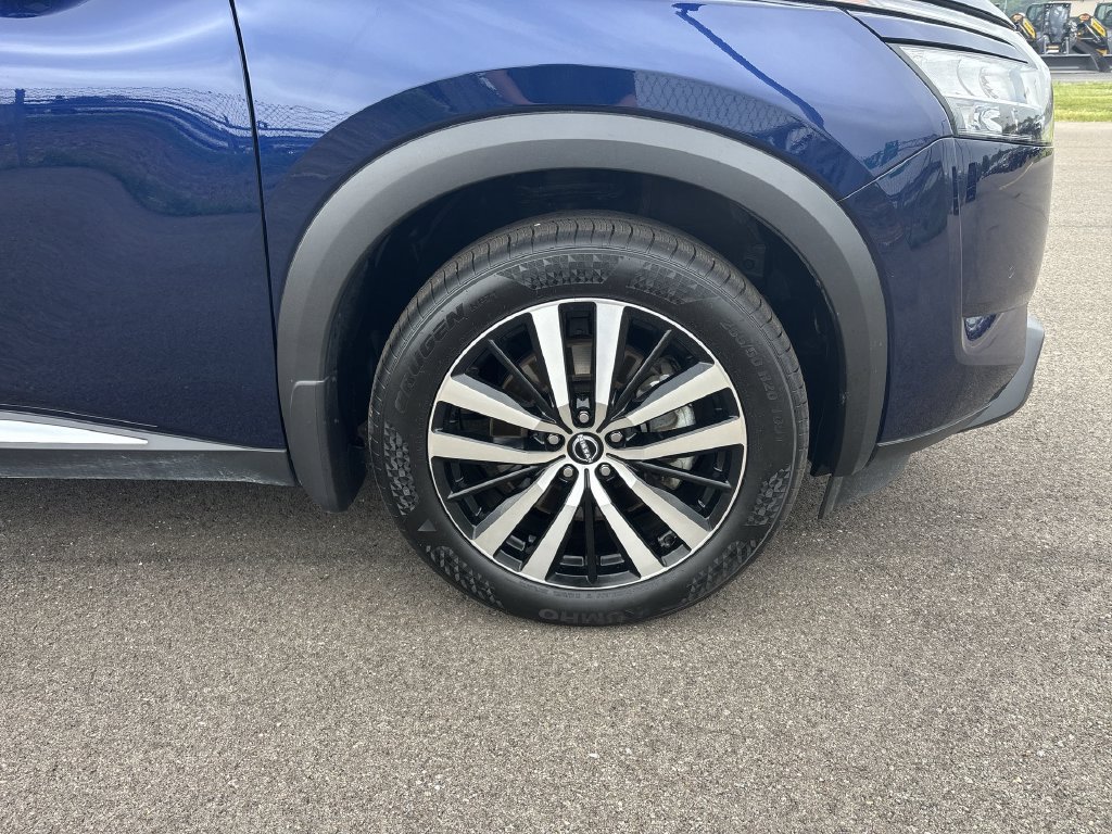 Certified 2024 Nissan Pathfinder Platinum AWD/4WD image 15