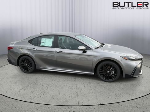 New 2026 Toyota Camry SE FWD image 7