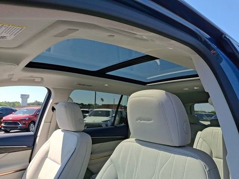 New 2026 Buick Enclave Avenir w/ Super Cruise Package FWD image 11
