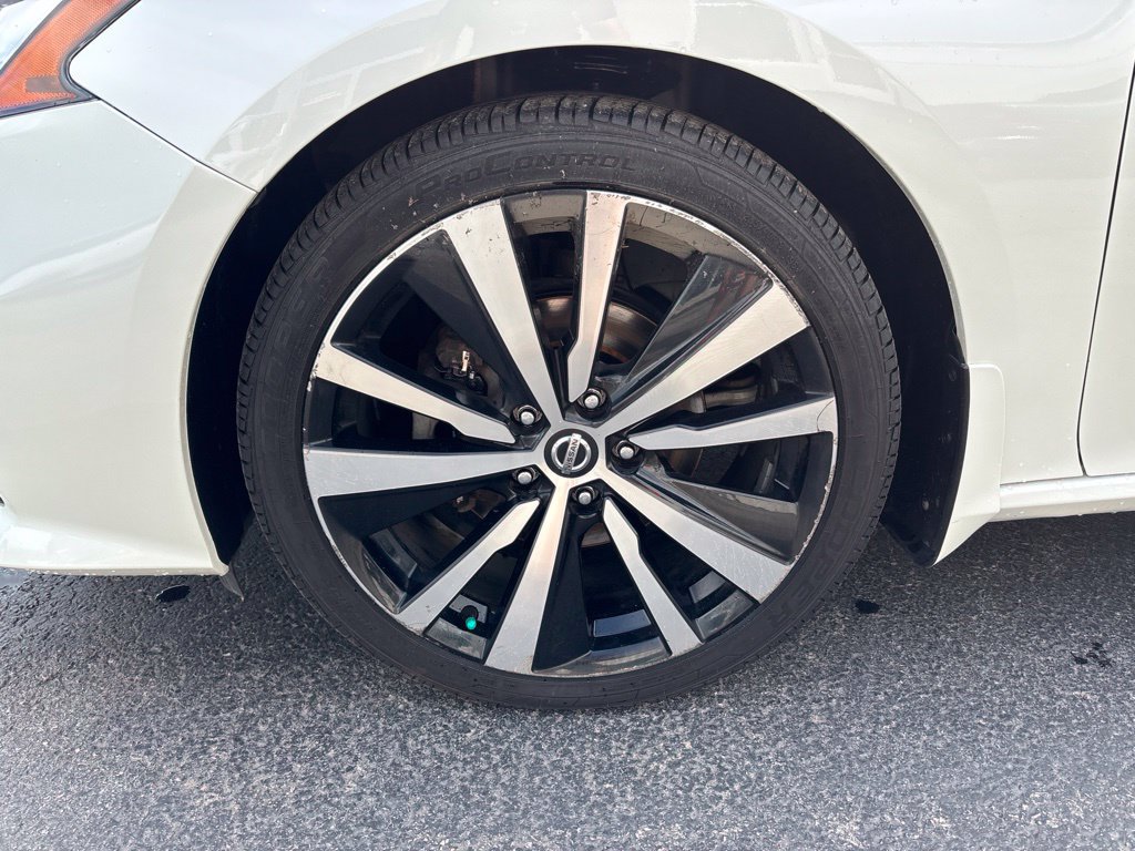 Used 2019 Nissan Altima 2.5 SR FWD image 11