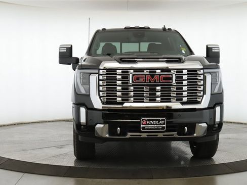 Used 2025 GMC Sierra 2500 Denali image 12