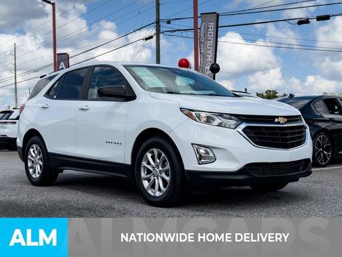 Used 2020 Chevrolet Equinox LS w/ LS Convenience Package FWD image 4