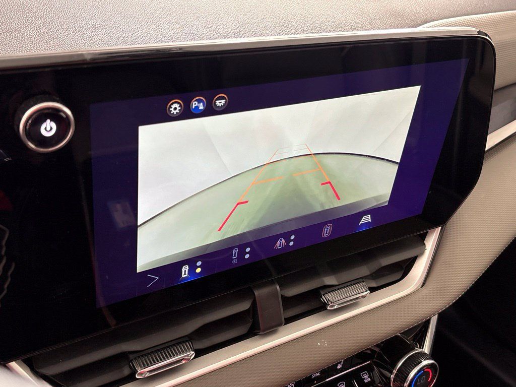 Used 2025 Chevrolet Equinox LT w/ Convenience Package II FWD image 41