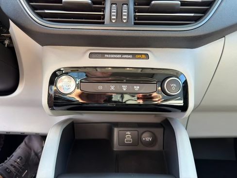 Used 2025 Ford Escape SE FWD image 34