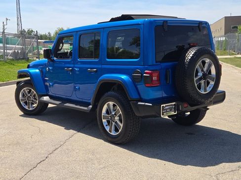 Used 2024 Jeep Wrangler Unlimited Sahara w/ Technology Group AWD/4WD image 13