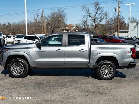 Used 2023 Chevrolet Colorado LT w/ LT Convenience Package II image 9