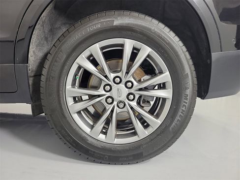 Used 2021 Cadillac XT5 Premium Luxury image 10