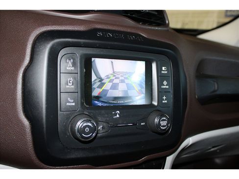 Used 2015 Jeep Renegade Latitude image 33