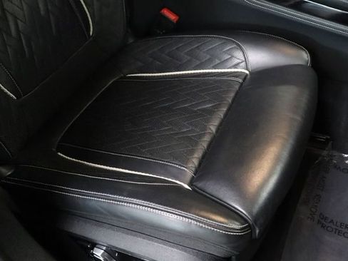 Used 2021 BMW M760i xDrive w/ Luxury Rear Seating Package AWD/4WD image 32