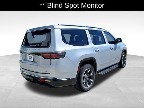 Used 2023 Jeep Wagoneer Series III w/ Preferred Equipment Group AWD/4WD image 5