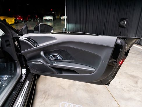 Used 2017 Audi R8 V10 w/ 20" Wheel Package image 62