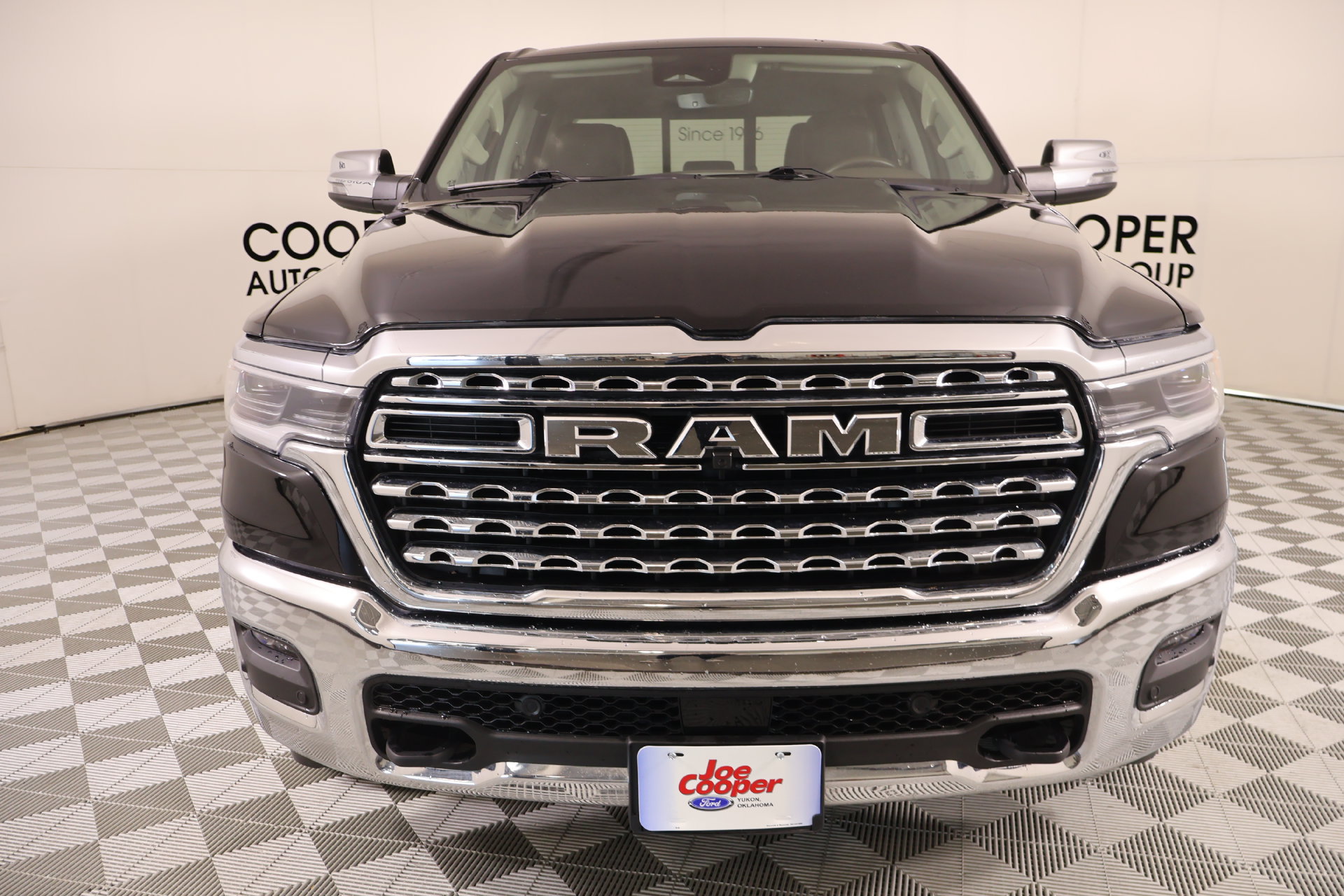 Used 2025 RAM 1500 Limited w/ Trailer Tow Group AWD/4WD image 10