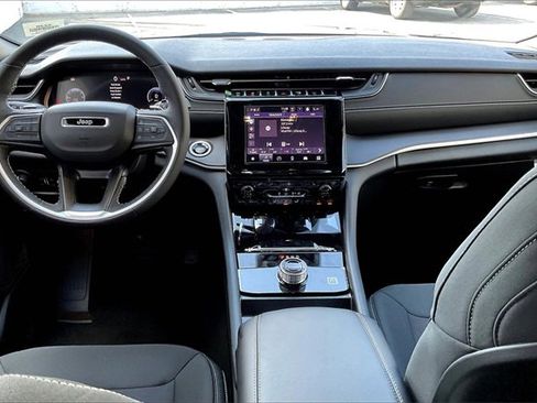 New 2025 Jeep Grand Cherokee L Laredo w/ Luxury Tech Group I image 4