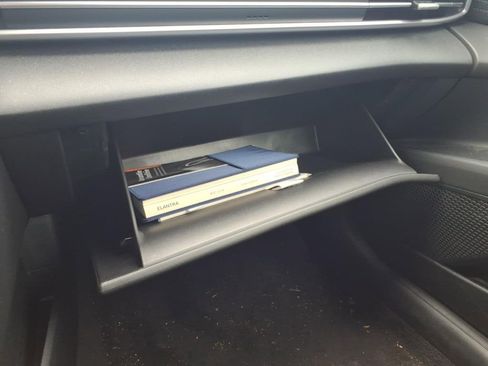 Used 2025 Hyundai Elantra SE image 21