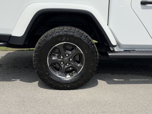 Used 2021 Jeep Gladiator Rubicon AWD/4WD image 9