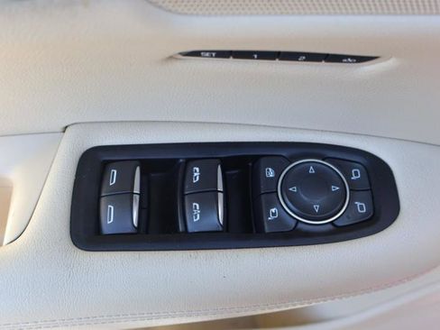 Used 2017 Cadillac XT5 Luxury w/ Driver Awareness Package image 17