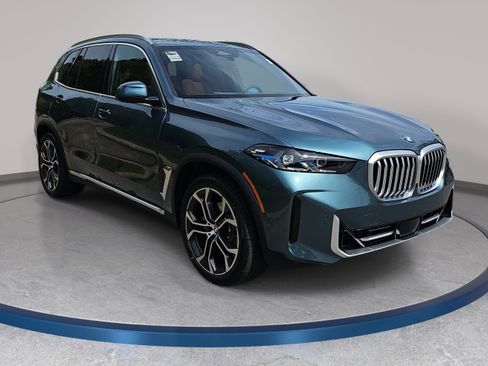 New 2026 BMW X5 xDrive40i w/ Premium Package AWD/4WD image 3
