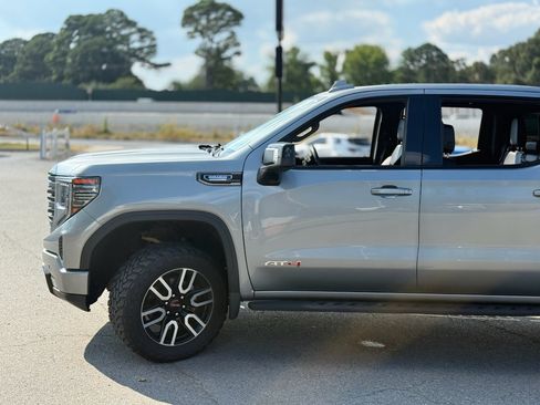 Used 2024 GMC Sierra 1500 AT4 w/ Technology Package AWD/4WD image 13
