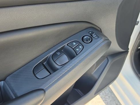 Certified 2025 Nissan Altima 2.5 S FWD image 19